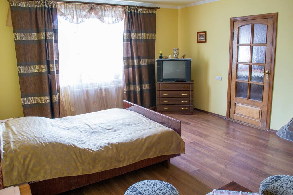 Guest House Cherepaha カームヤネツィ・ポジーリシクィイ エクステリア 写真